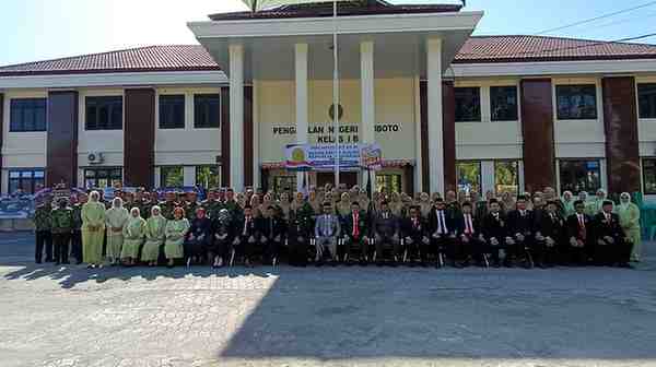 Agustus UpacaraHUTMA1